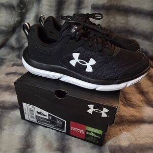 Under Armour Sneakers